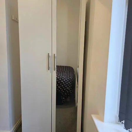 Oge's House Bed & Breakfast Bradford (West Yorkshire)